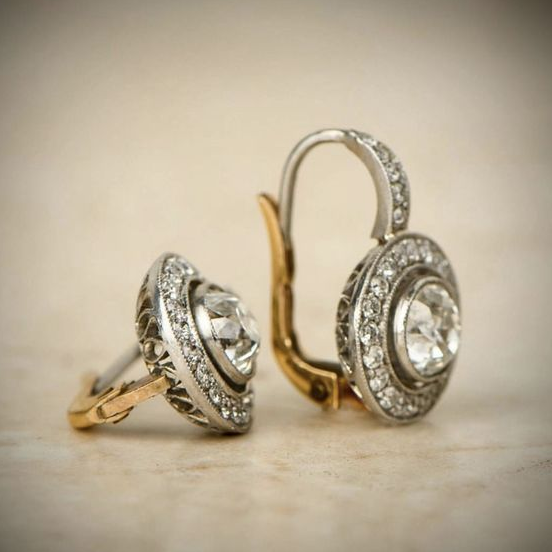 Brincos de prata vintage com zircônia