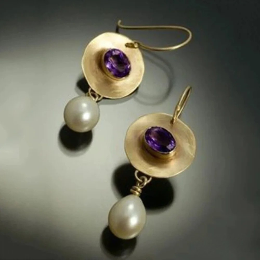Brincos Vintage Roxos com Pérolas e Zircônias Douradas