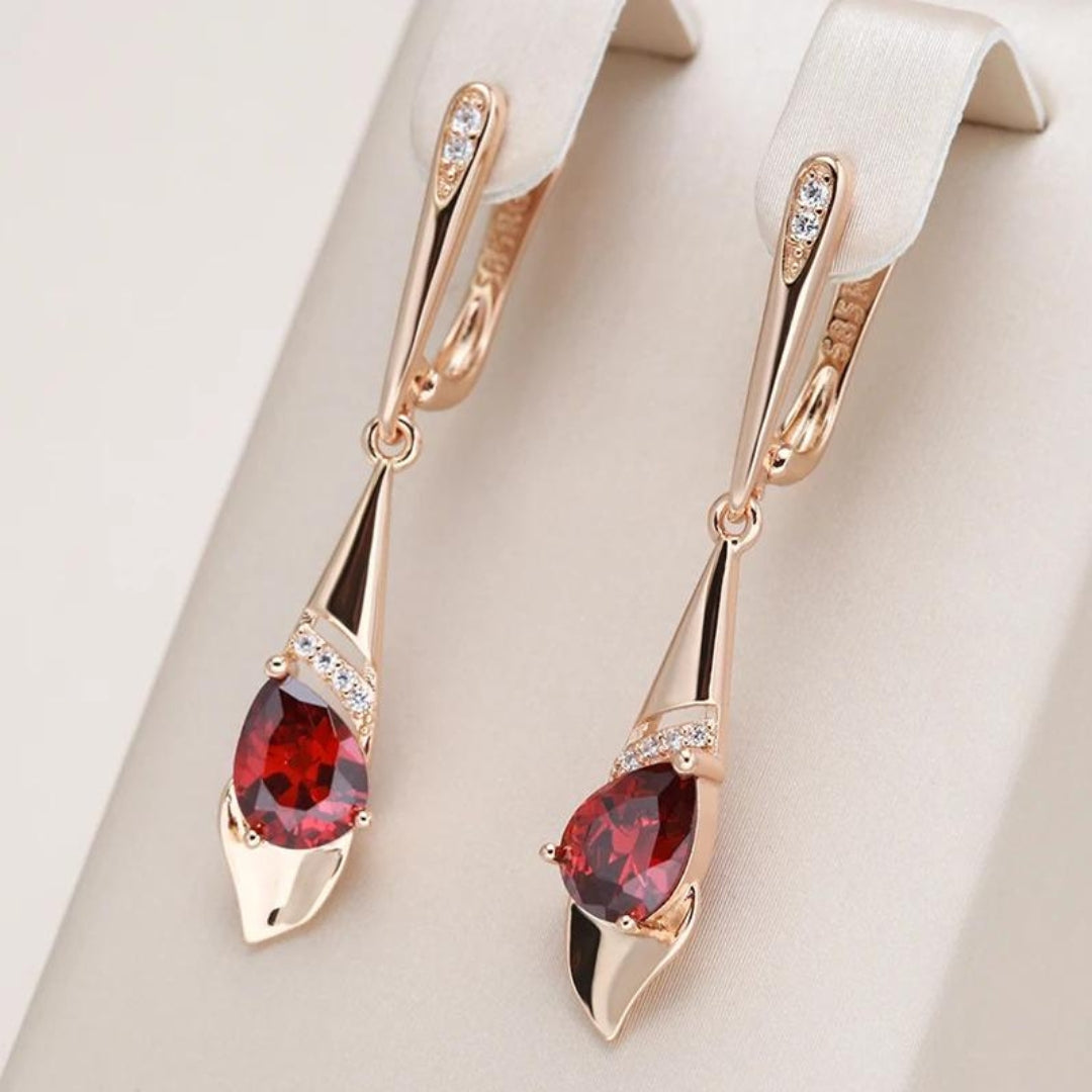 Pingente Sofisticado com Cristal Vermelho em Ouro