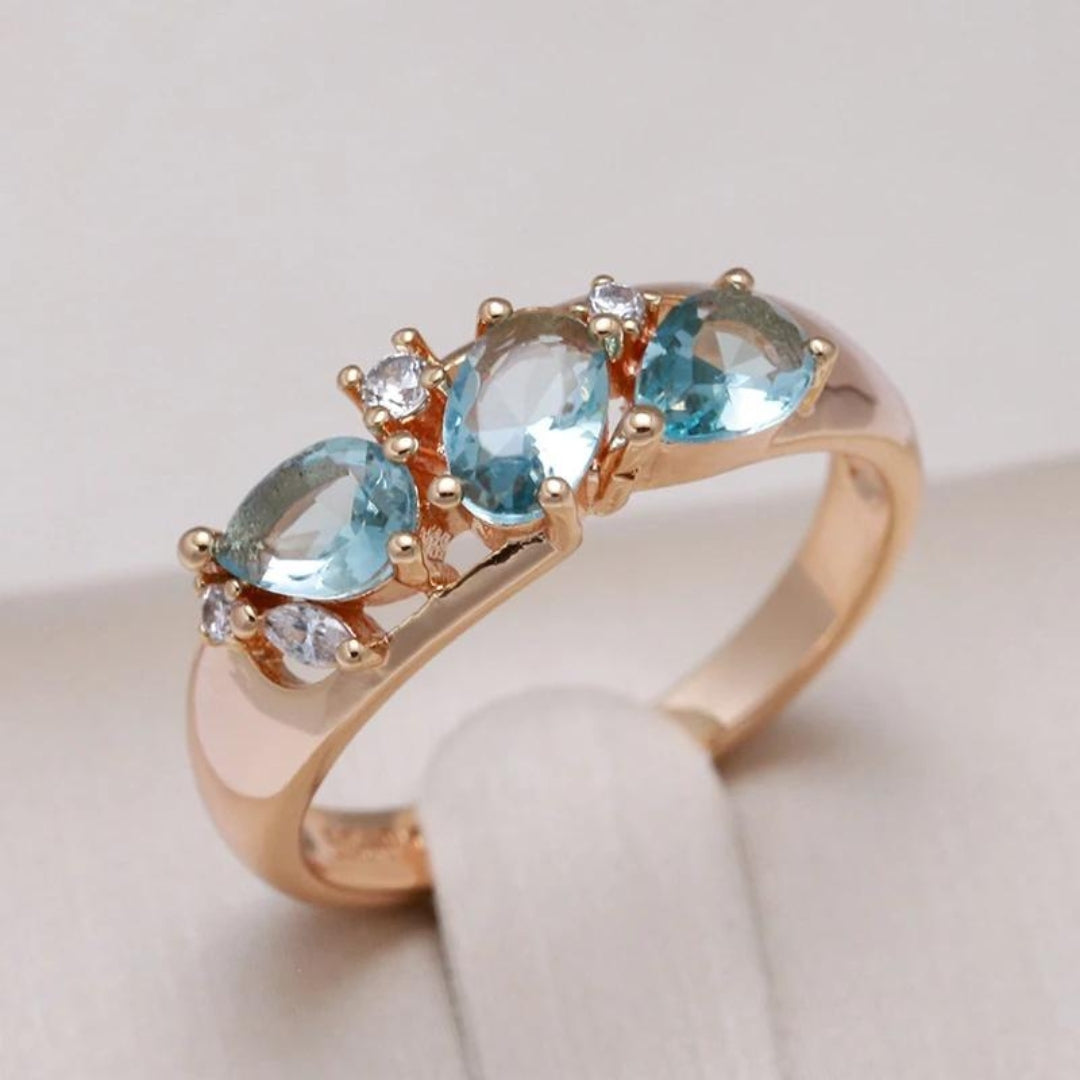 Anel de Ouro com Zircônia Azul