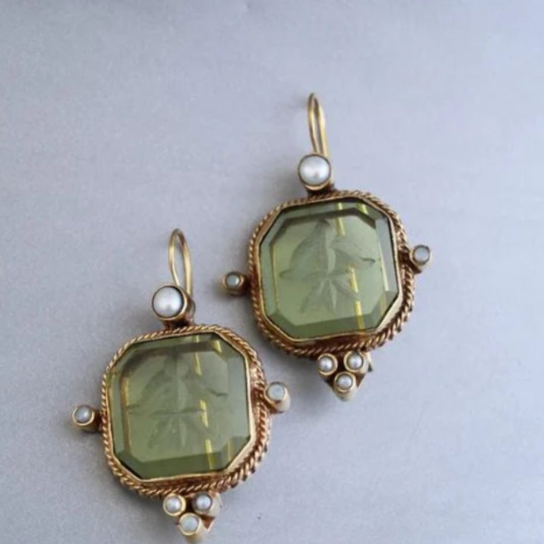 Brincos Vintage em Verde e Pérola