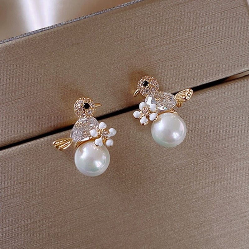 Brincos Pássaros Elegantes com Zircônias e Intarsias de Pérolas