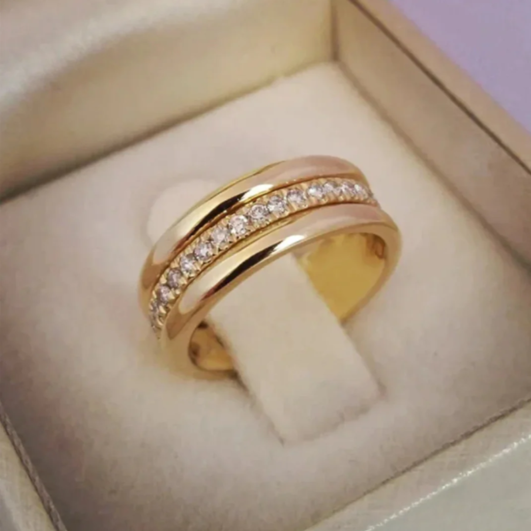 Anel elegante com zircônias duplas incrustadas