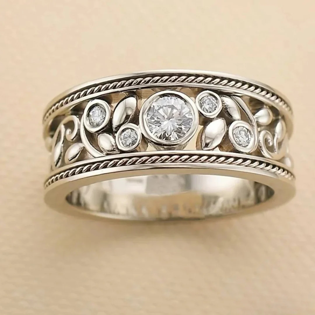 Anel Vintage em Prata com Zircônias Cravejadas