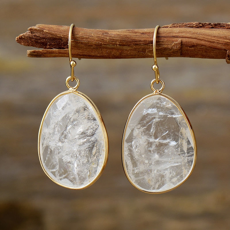 Brincos Artesanais de Quartzo Transparente em Formato de Gota
