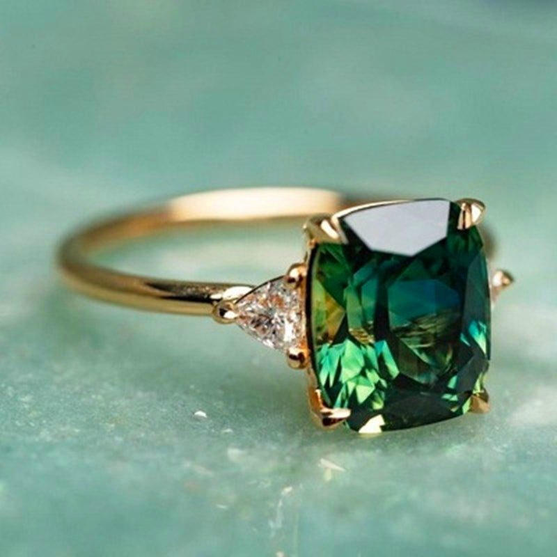 Sorte - Anel de Zircônia Verde em Ouro