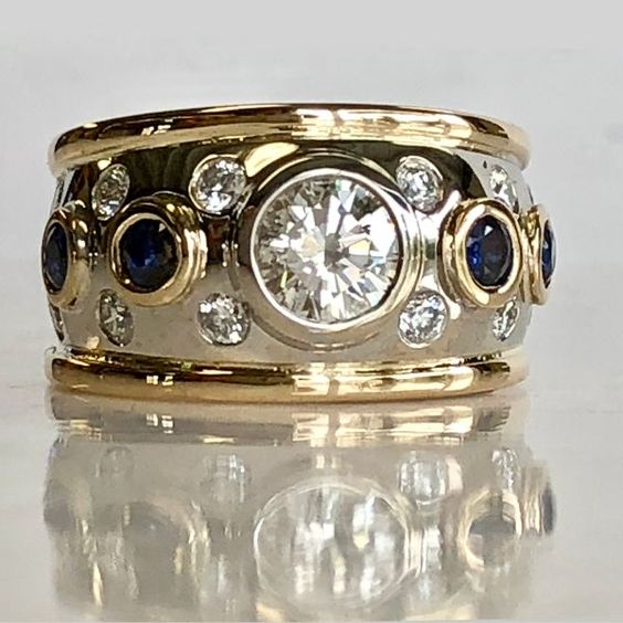Anel vintage com zircônia incrustada em ouro