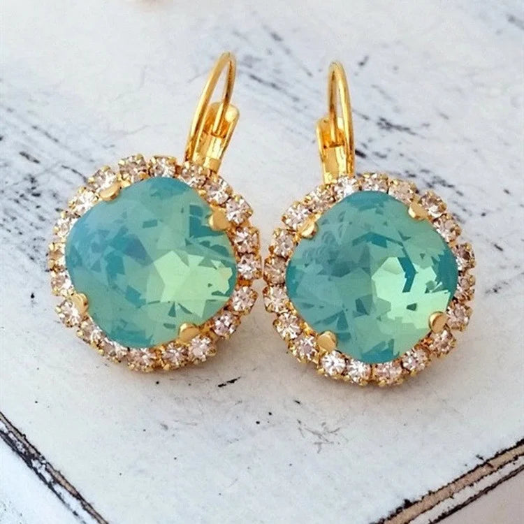 Brincos vintage de jade verde incrustado