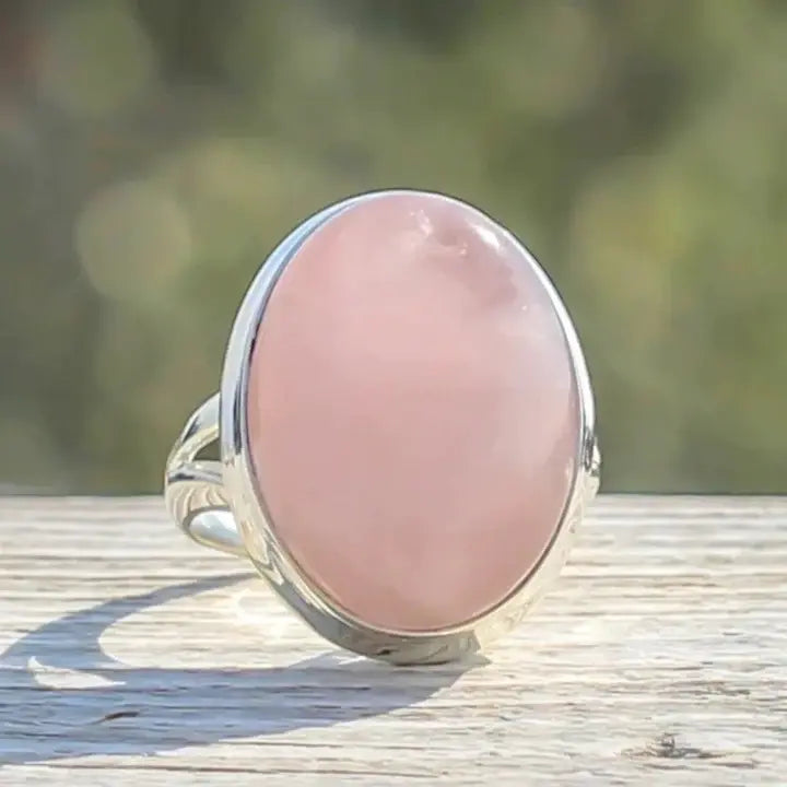 Anel de Prata com Quartzo Rosa Elegante