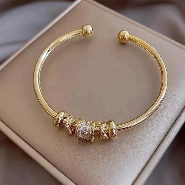 Pulseira Elegante de Zircônia Dourada