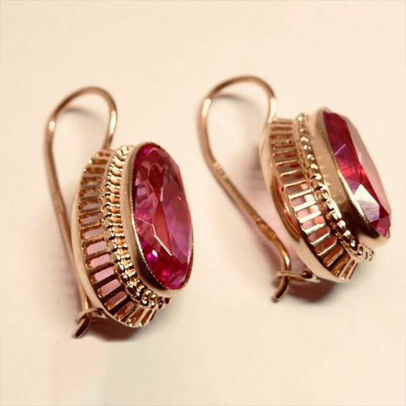 Brincos Vintage em Ouro Rosé com Cristal Vermelho