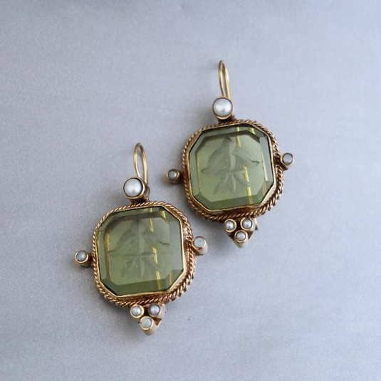 Brincos Vintage Únicos de Pérola Verde