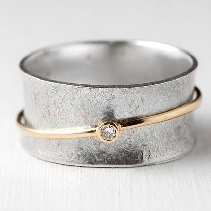Anel Vintage de Prata com Zircônia na Linha Dourada