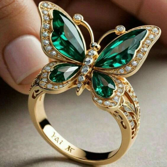 Anel de Ouro com Borboleta de Cristal Verde