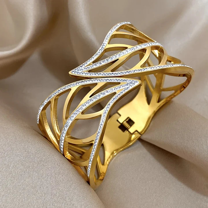 Pulseira Oca de Ouro com Brilho Cintilante