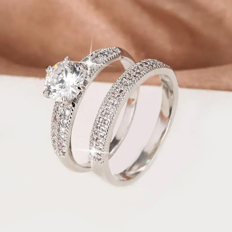 Conjunto de Anéis Prateados com Zircônia para Casal