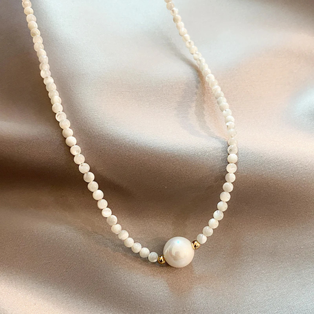 Colar de Pérola com Design Elegante