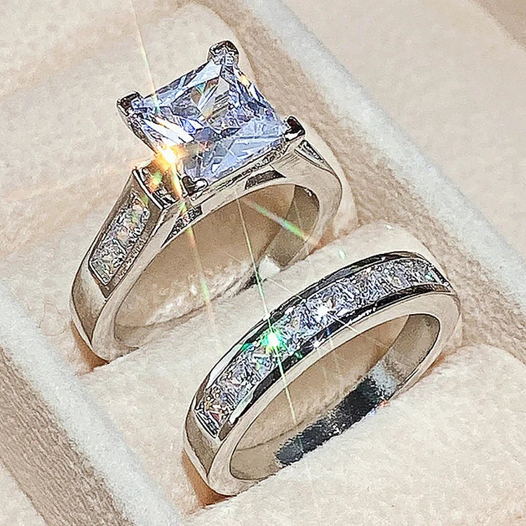 Anel quadrado com diamante e zircônia