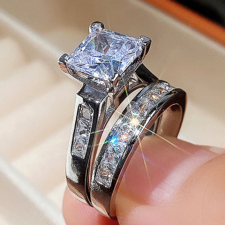 Anel quadrado com diamante e zircônia
