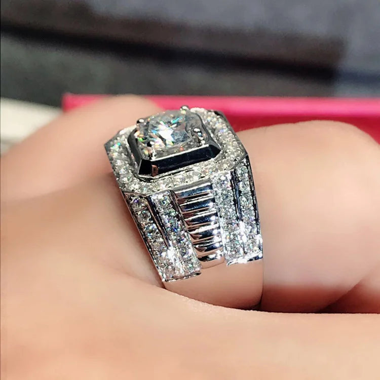 Anel de diamante microincrustado com zircônia personalizada