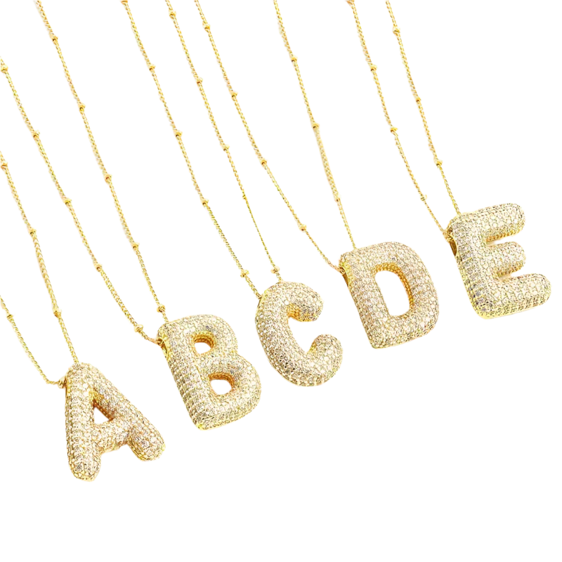 Conjunto de colar inicial em letras bolha