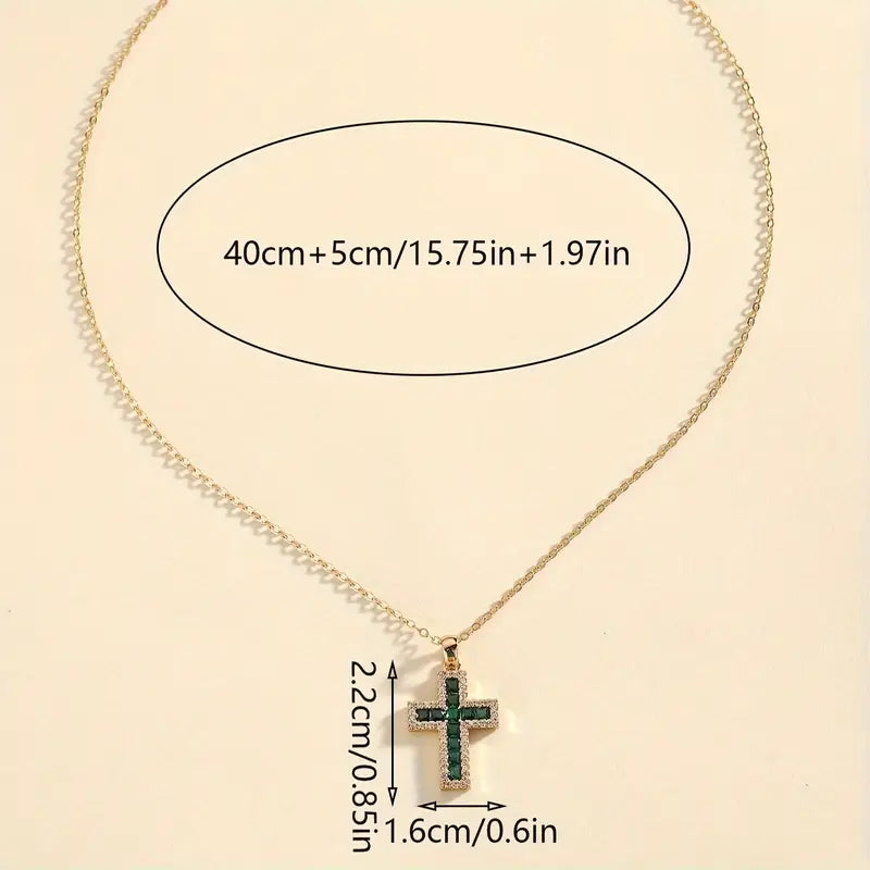 Colar com Pingente de Cruz de Esmeralda Solene