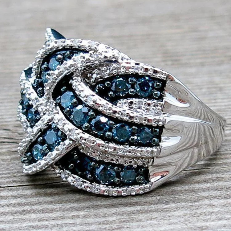 Anel de diamante completo com zircônia incrustada e design curvo