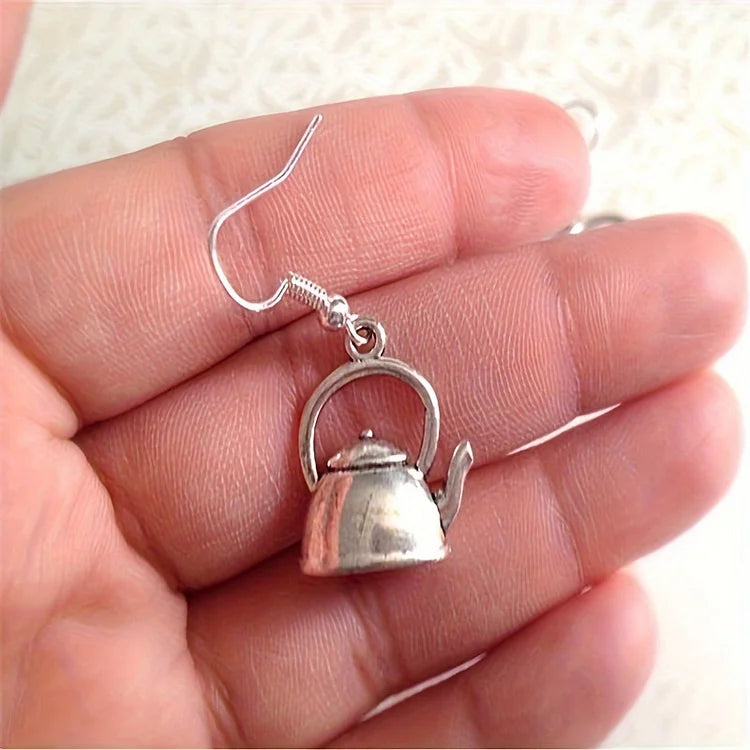 Brincos de cafeteira vintage com talheres