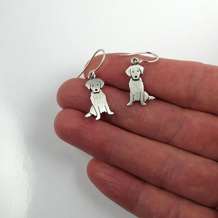 Brincos pequenos de Golden Retriever