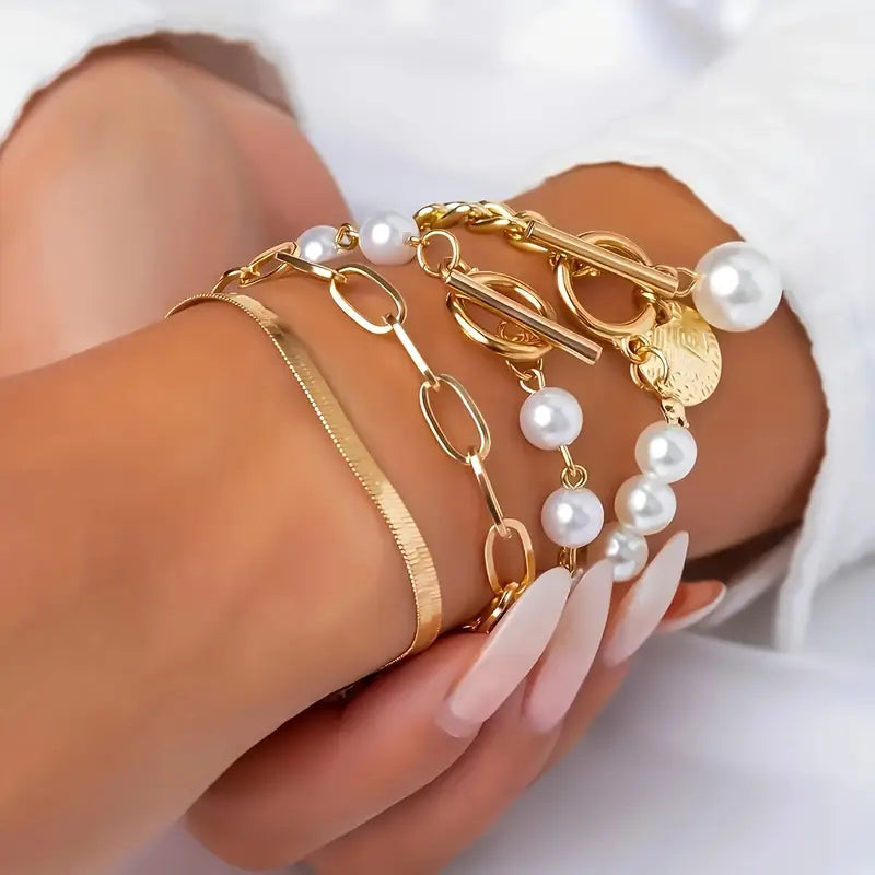Conjunto de Pulseiras Chic Douradas com 4 Peças – Cobra, Pérolas e Elos