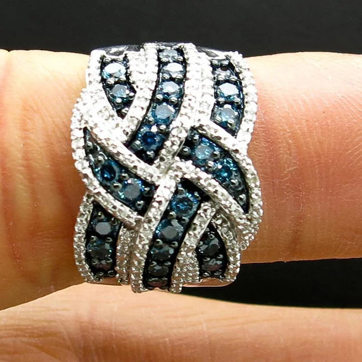 Anel de diamante completo com zircônia incrustada e design curvo