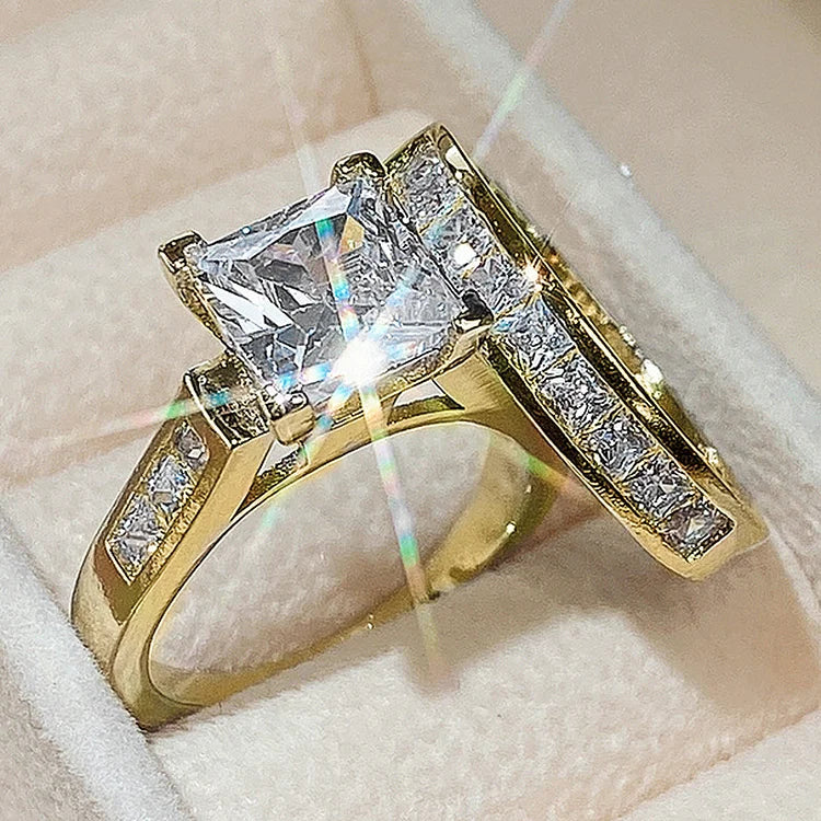 Anel quadrado com diamante e zircônia