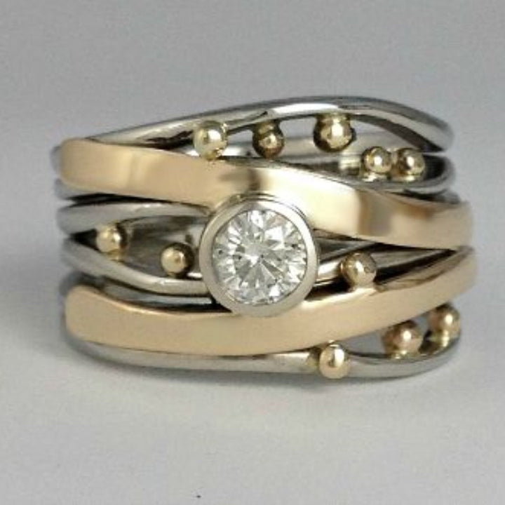 Anel Vintage Royal com Zircônia Incrustada em Ouro