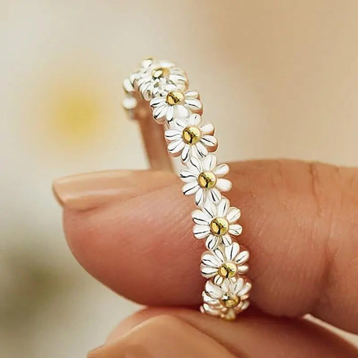 Anel Ajustável Daisy em Prata com Esmalte Artesanal