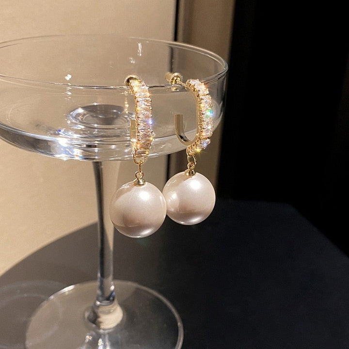 Brincos Elegantes com Pérolas e Zircônias