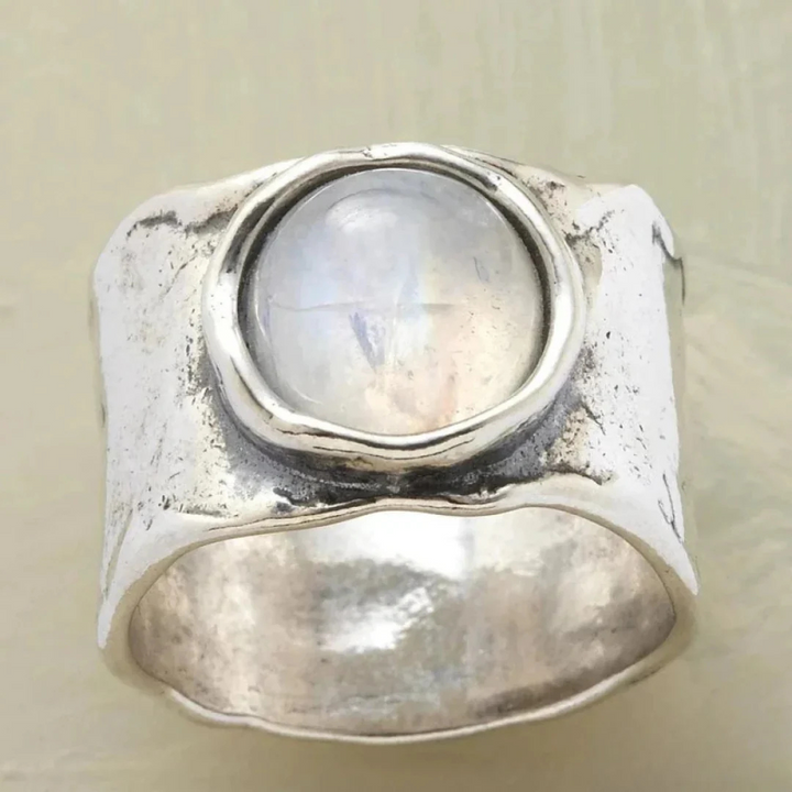 Anel Prateado com Pedra da Lua