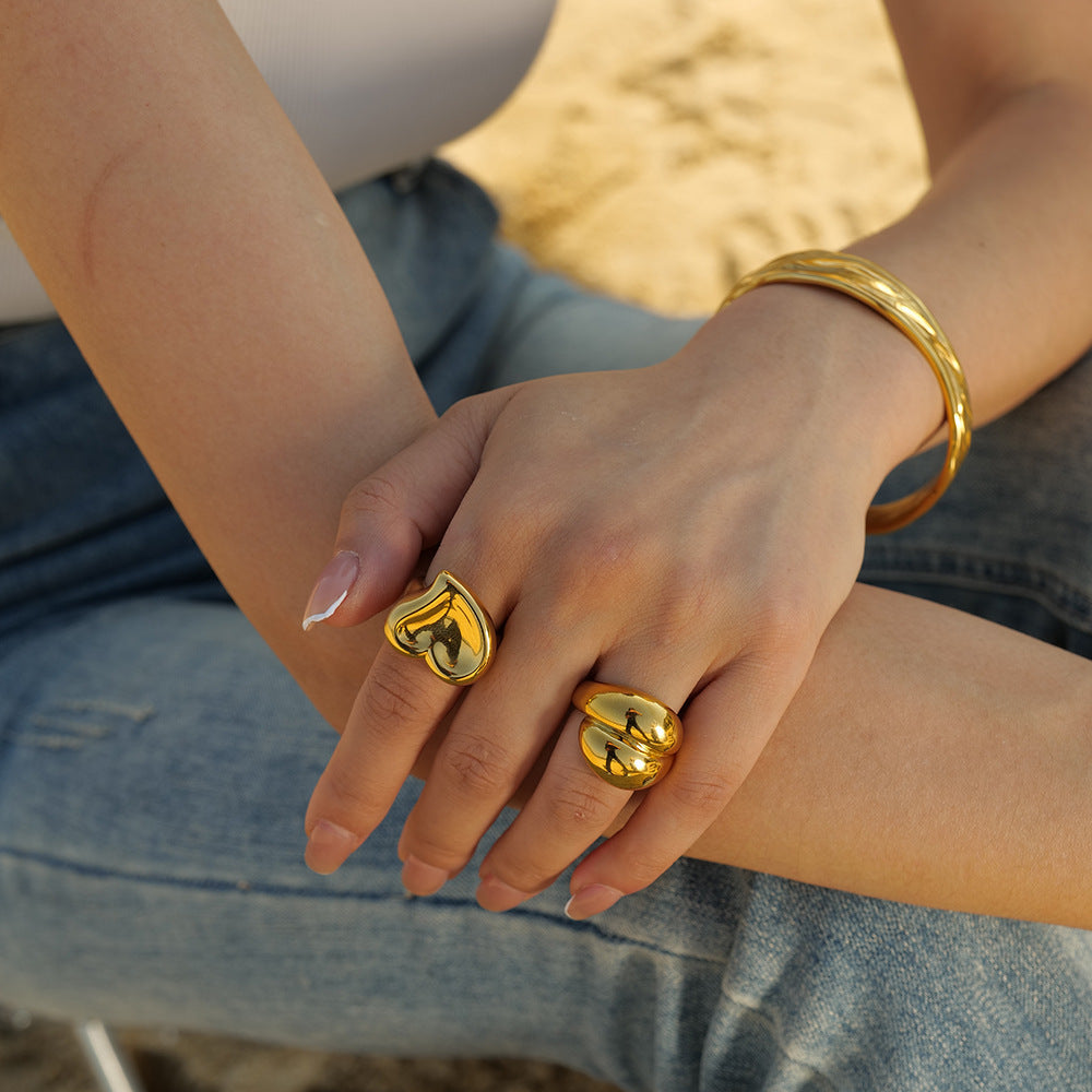 Anel Dourado Carys