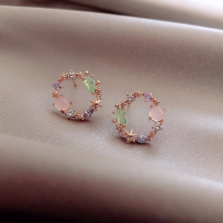 Anel Floral com Zircônia em Ouro