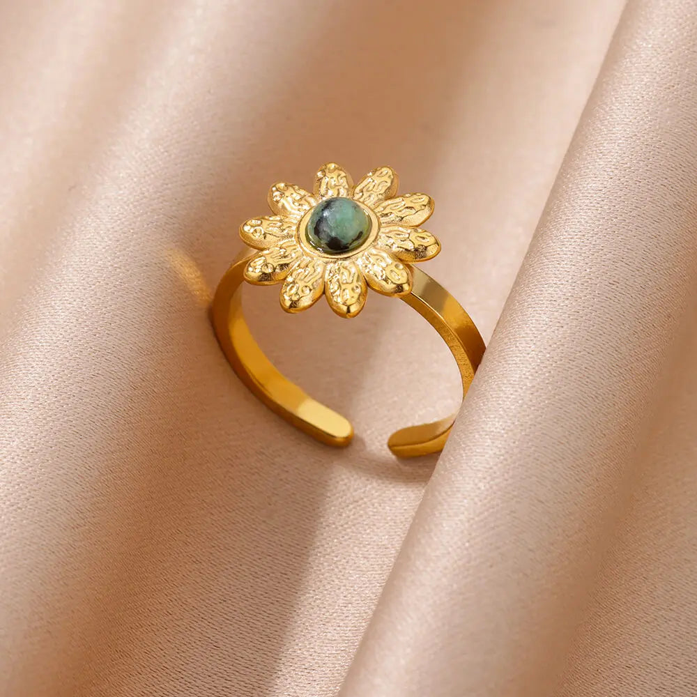 Anéis de Flores em Aço Inoxidável Dourado para Mulheres com Pedra Natural Branca - Anel Aberto Ajustável em Estilo Boêmio, Perfeito como Joia de Festa ou Presente