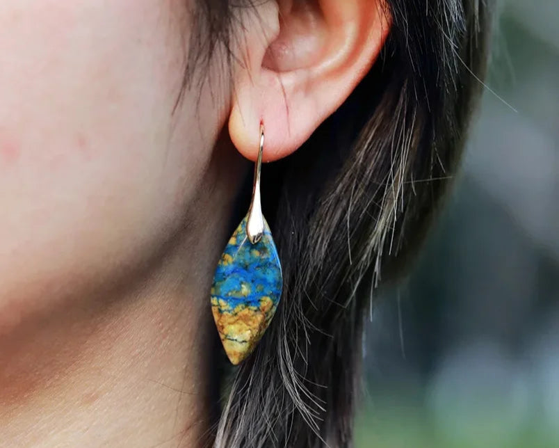 Brincos de Jaspe Marrom e Azul em Formato de Folha
