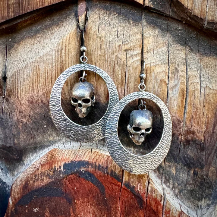 Brincos de argola vintage de esqueleto de calavera de prata
