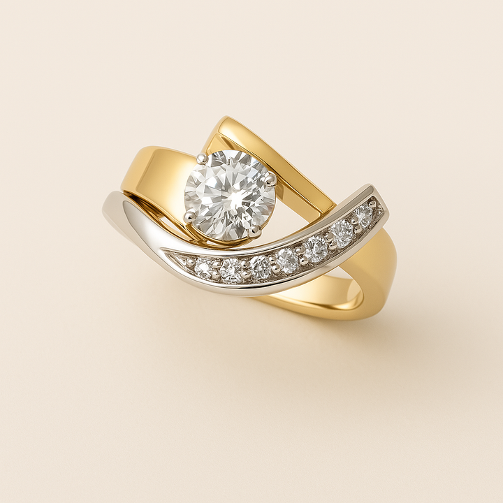 Anel Vintage Irregular de Ouro e Prata com Zircônia
