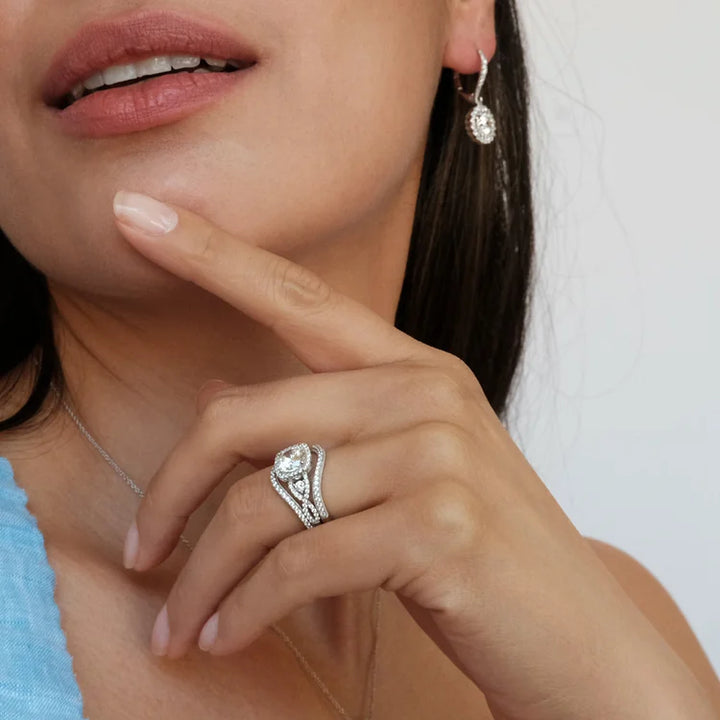 Aliança de casamento com diamantes criados em corte redondo para noivas