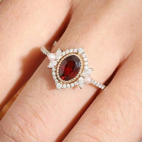 Anel de noivado vintage oval com granada e pérola
