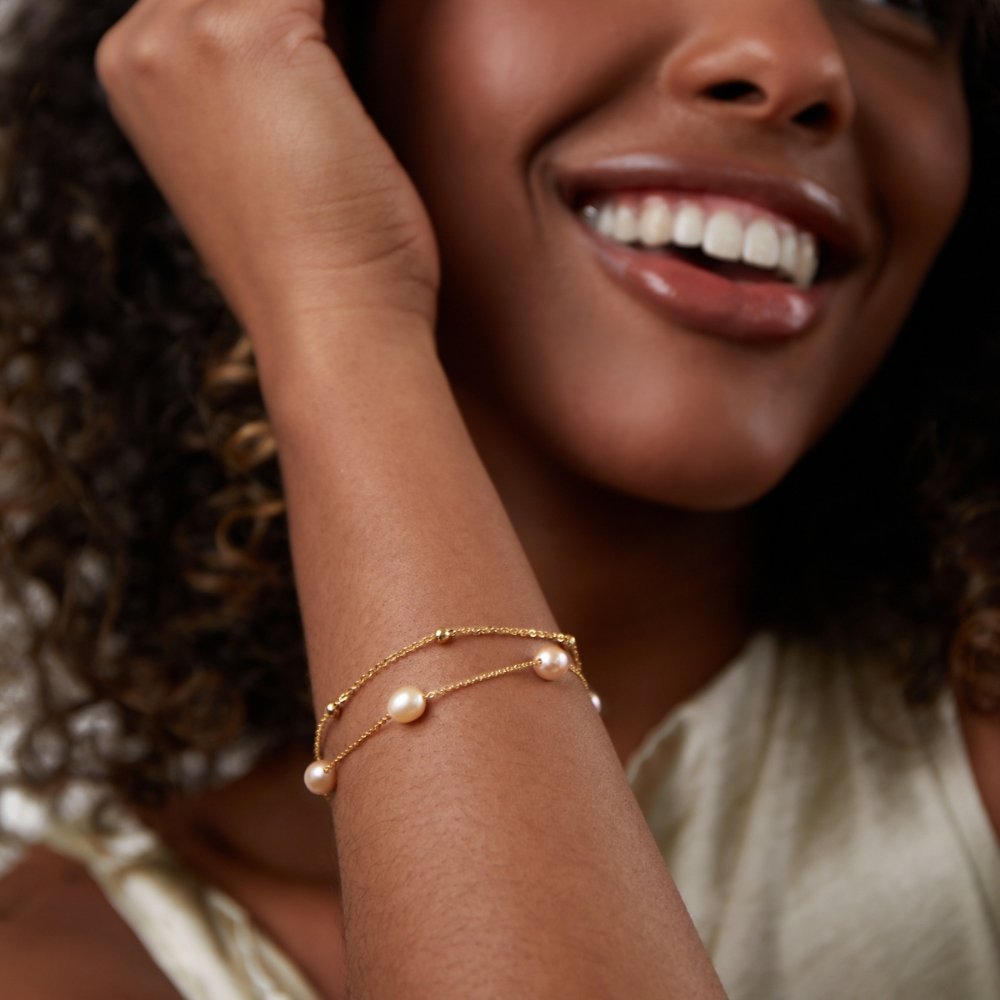 Pulseira em Camadas com Pérolas de Água Doce