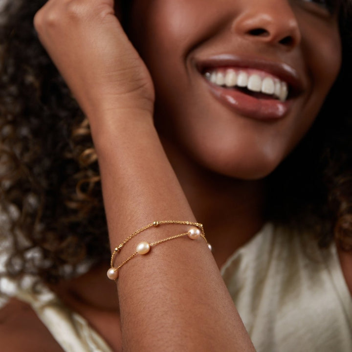 Pulseira em Camadas com Pérolas de Água Doce