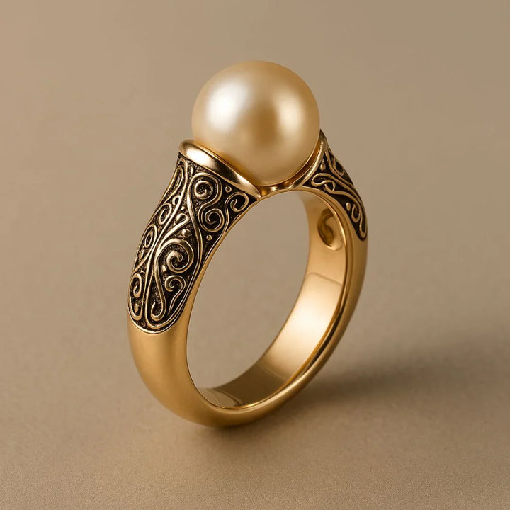 Anel Dourado Vintage com Pérola