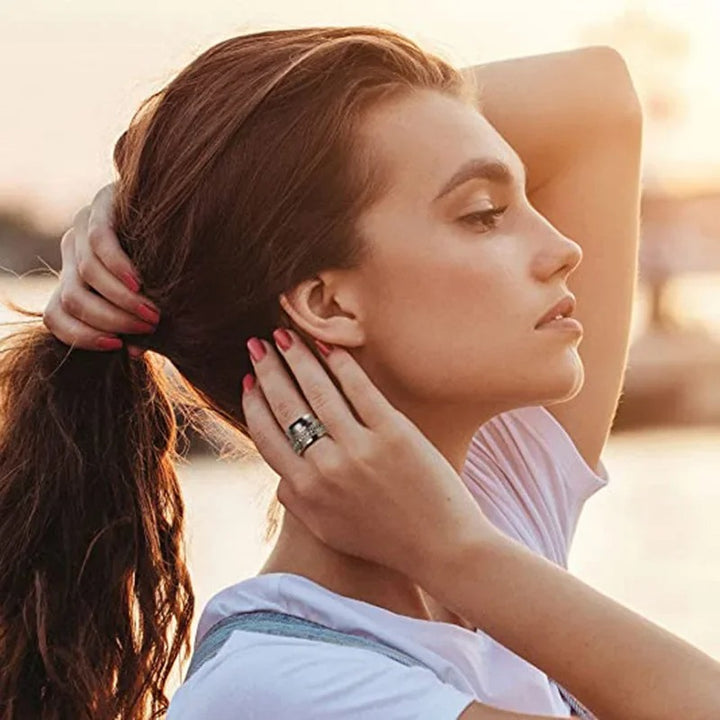 Anel vintage com zirconia incrustada Paris