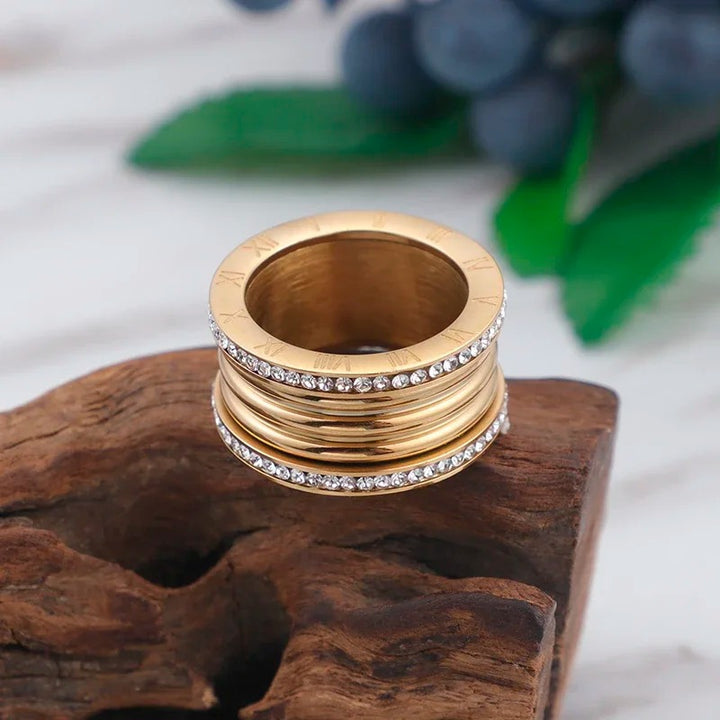 Anel vintage com zirconia incrustada Monaco