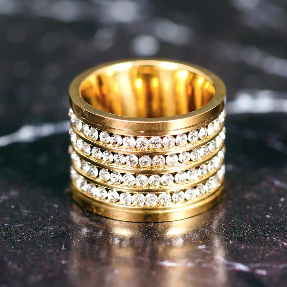 Anel vintage com zirconia incrustada Dubai